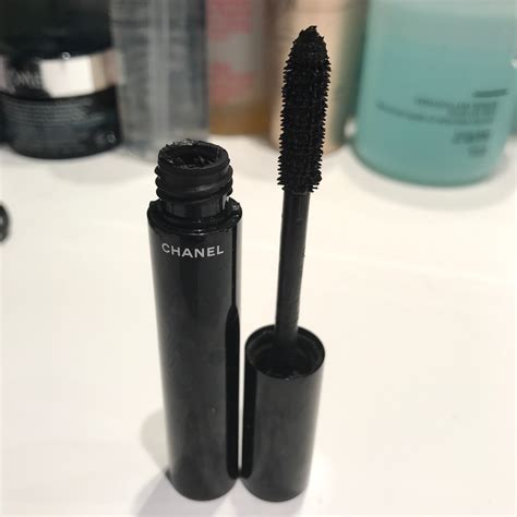 chanel mascara le volume review